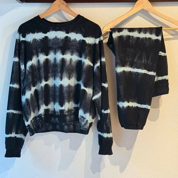 Electric & Rose Tie-Dye Sweatshirt and Jogger Set, Black/Light Blue, Size L - Picture 1 of 6